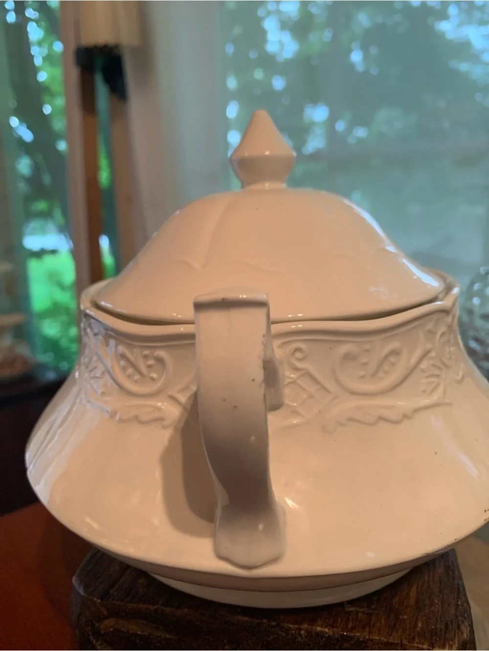 Vtg Johnson Brothers Richmond White Round Covered Vegetable Tureen